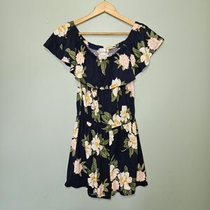 2/$10 Romper | Gorgeous - Light - Floral - Summery | Size M